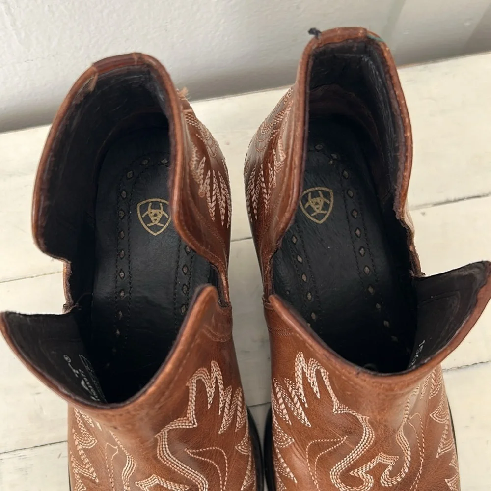 Ariat Dixon Western Round Toe Brown Leather Ankle Boots 6
